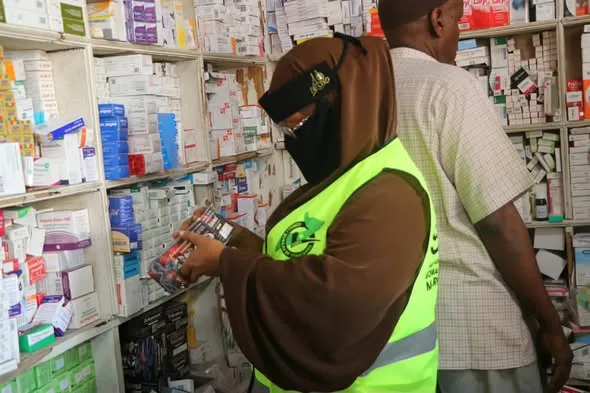 SoBS Conducts Inspection And Registration Of Pharmacies In Bakara Market — photo 3 of 5